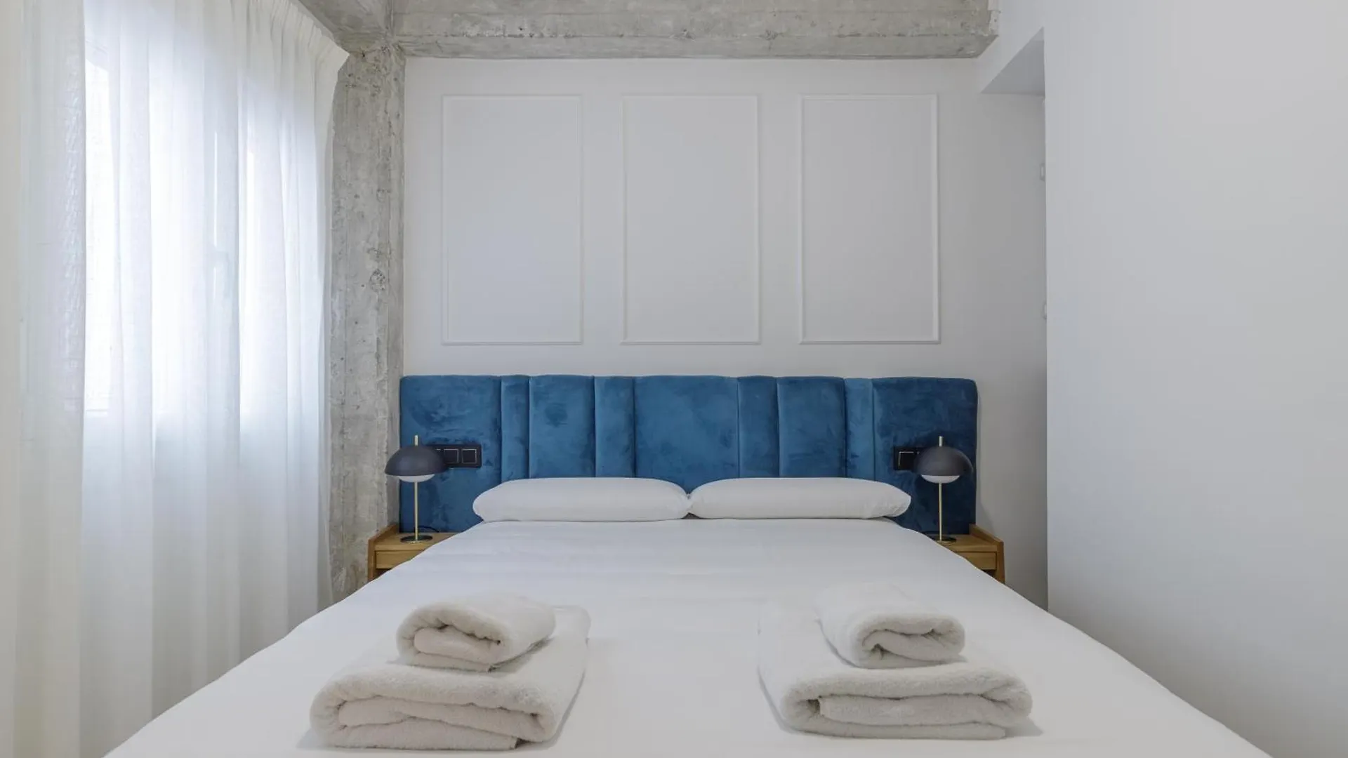 Plaza Victoria Apartment By Caleta Homes Malaga