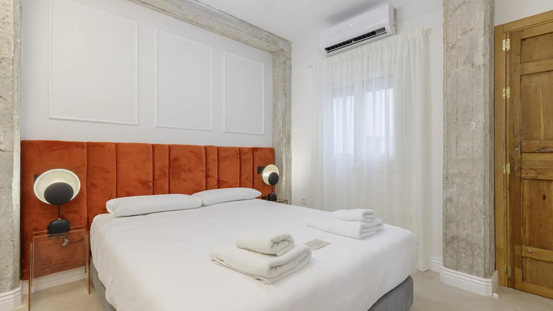 Plaza Victoria Apartment By Caleta Homes Malaga