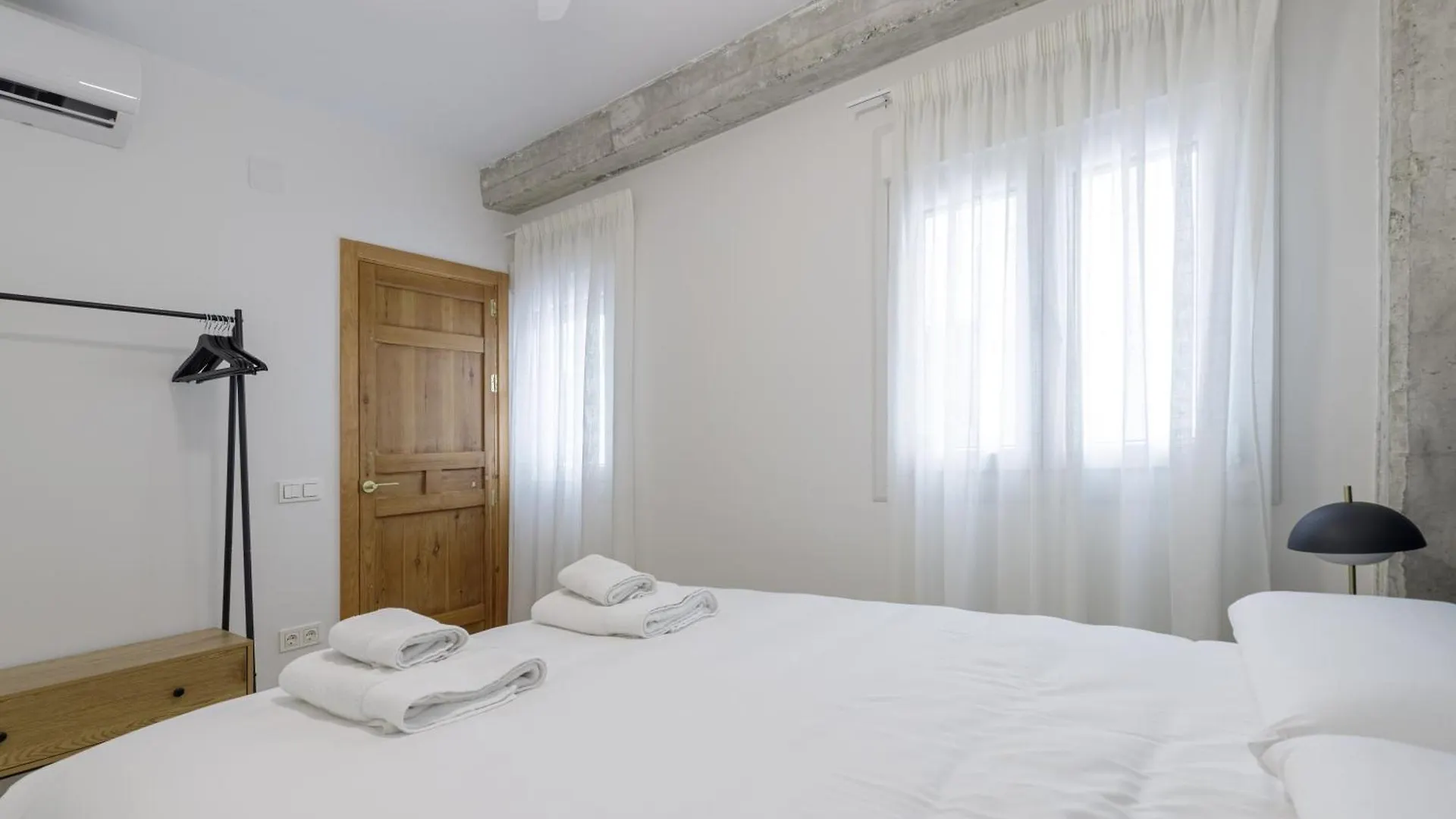 Plaza Victoria Apartment By Caleta Homes Malaga